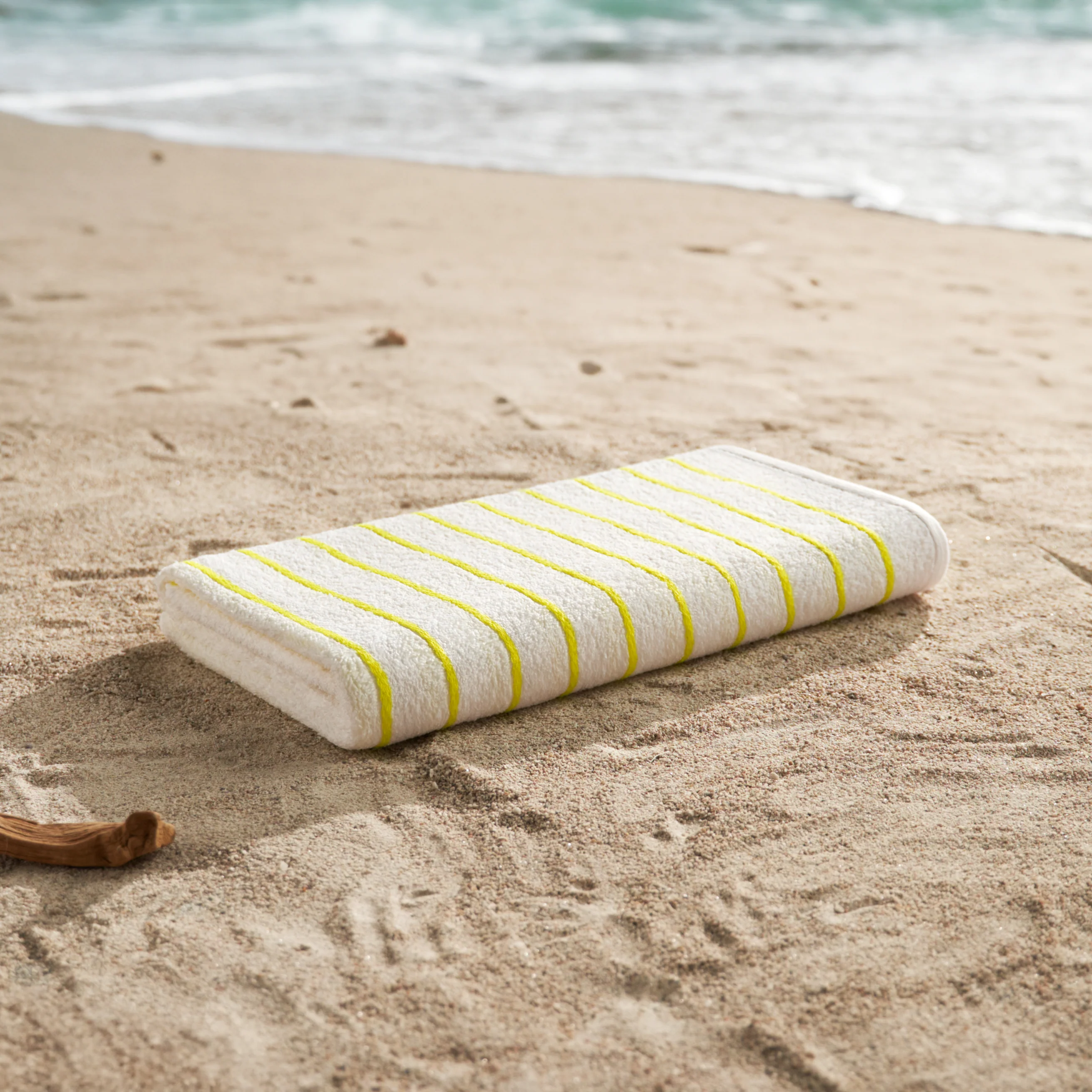 Hotel Splash Horizontal Stripe Pool Towel - Image 7