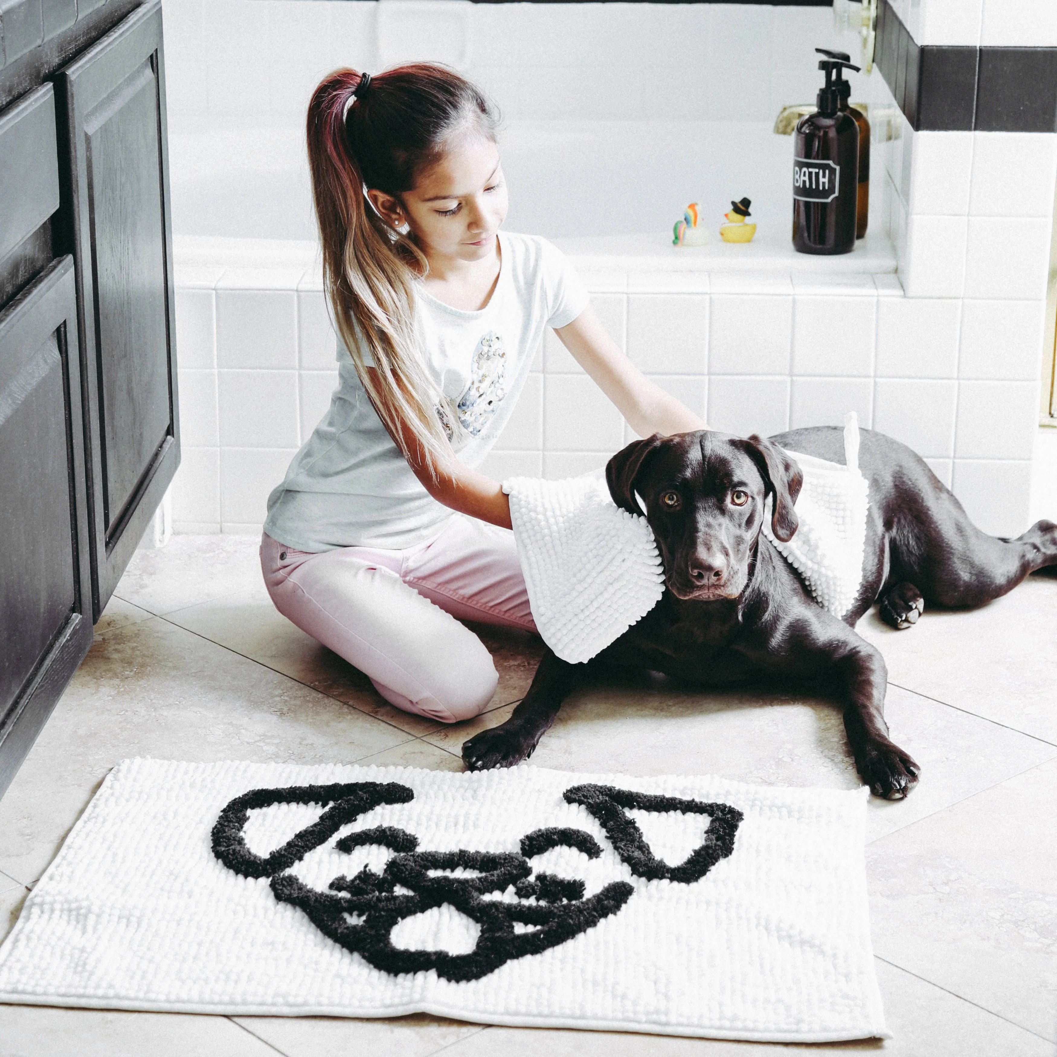 Pet Bath Rug and Towel Set - Image 3