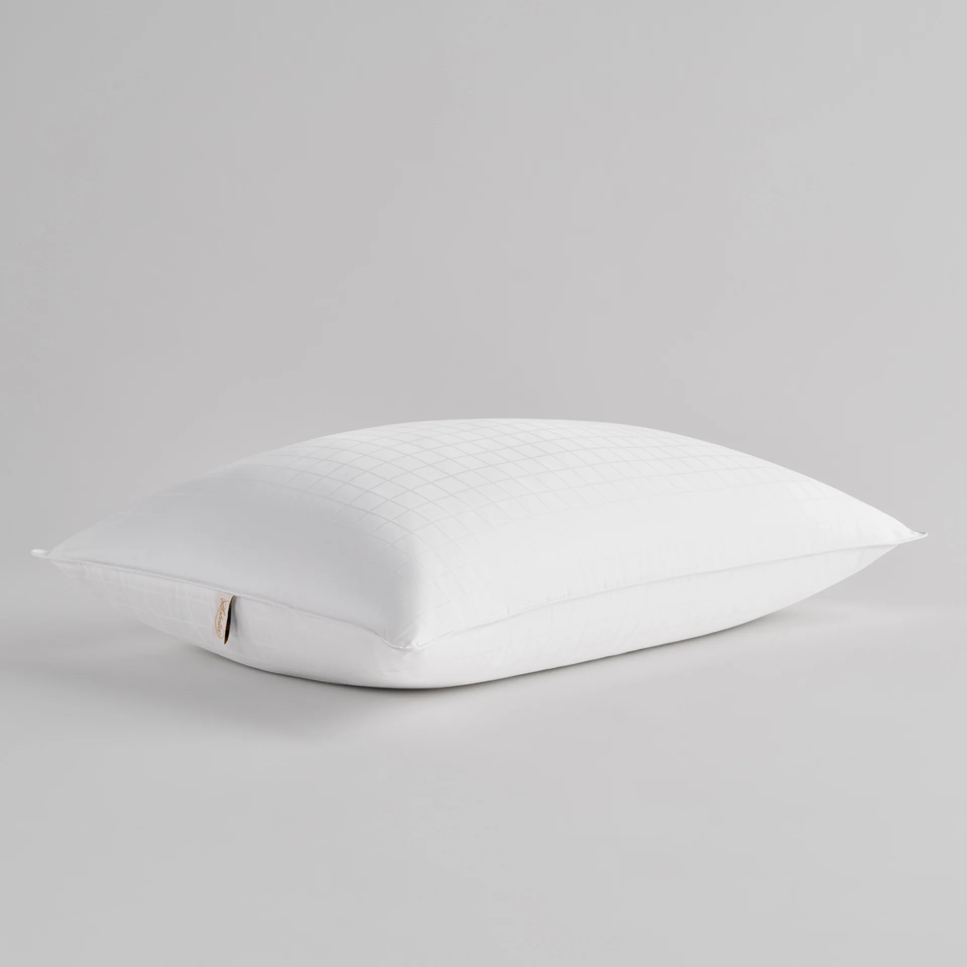 Hotel Sobella Hypoallergenic Pillow - Image 5