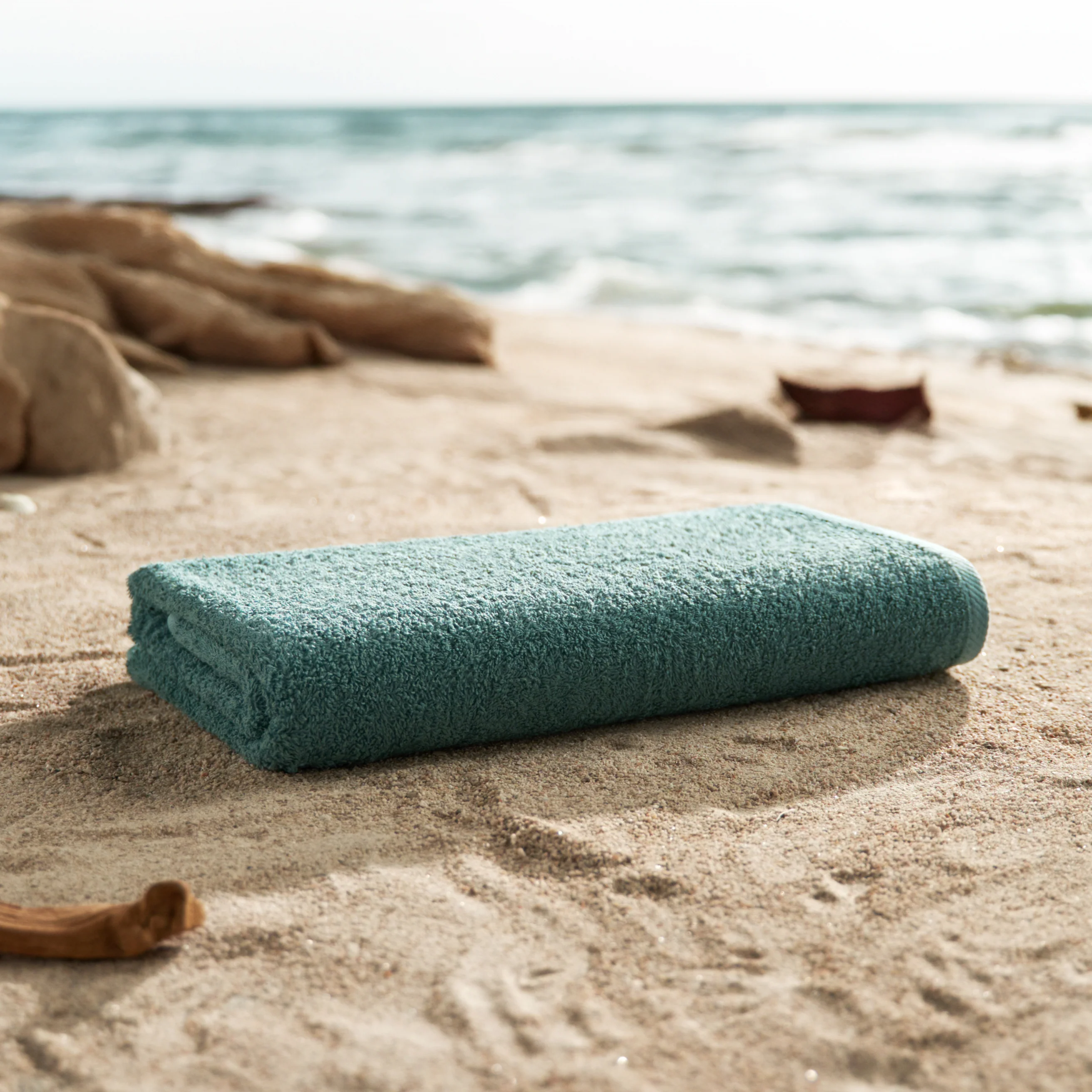 Hotel Splash Solid Pool Towel - Image 7