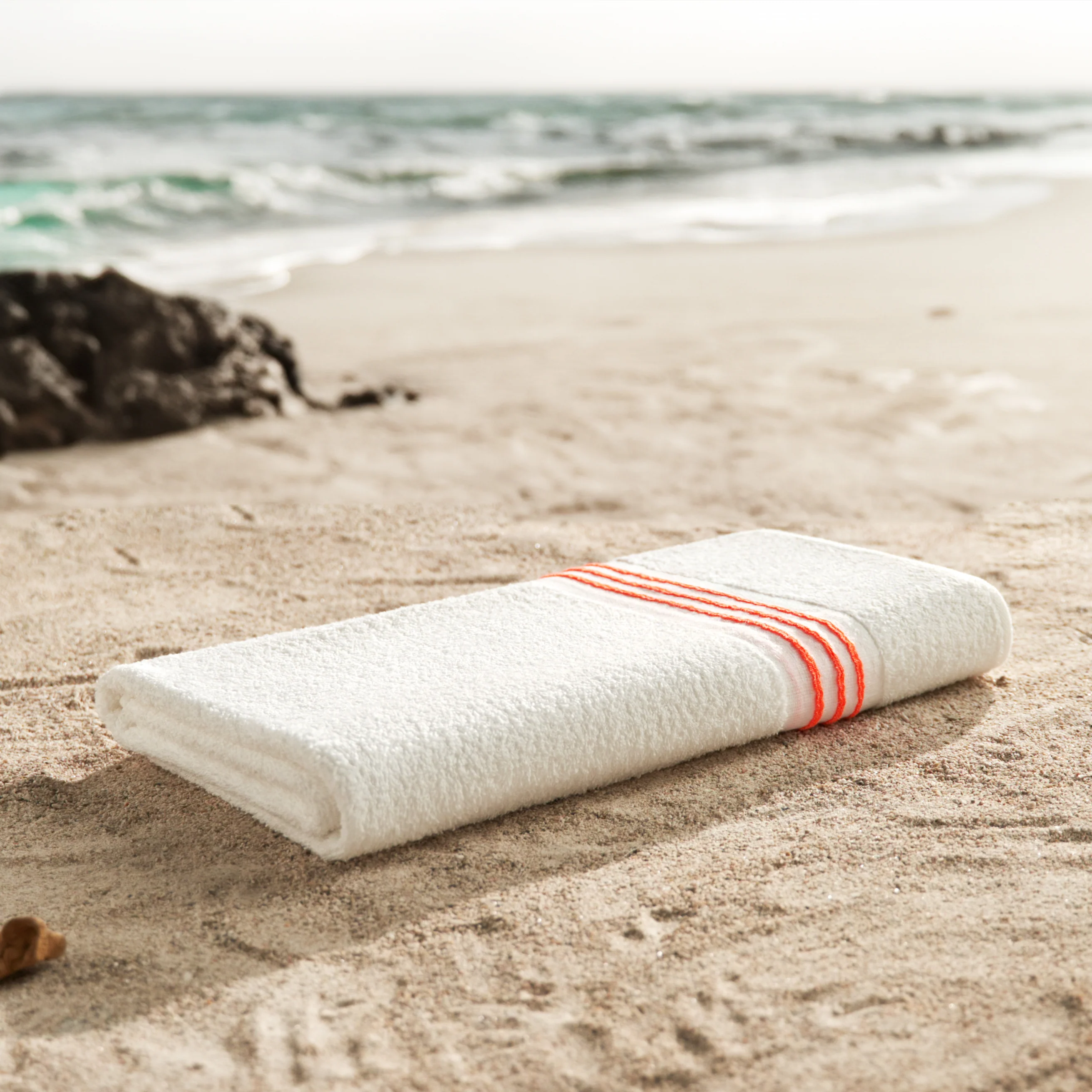 Hotel Stripe Border Pool Towel - Image 7