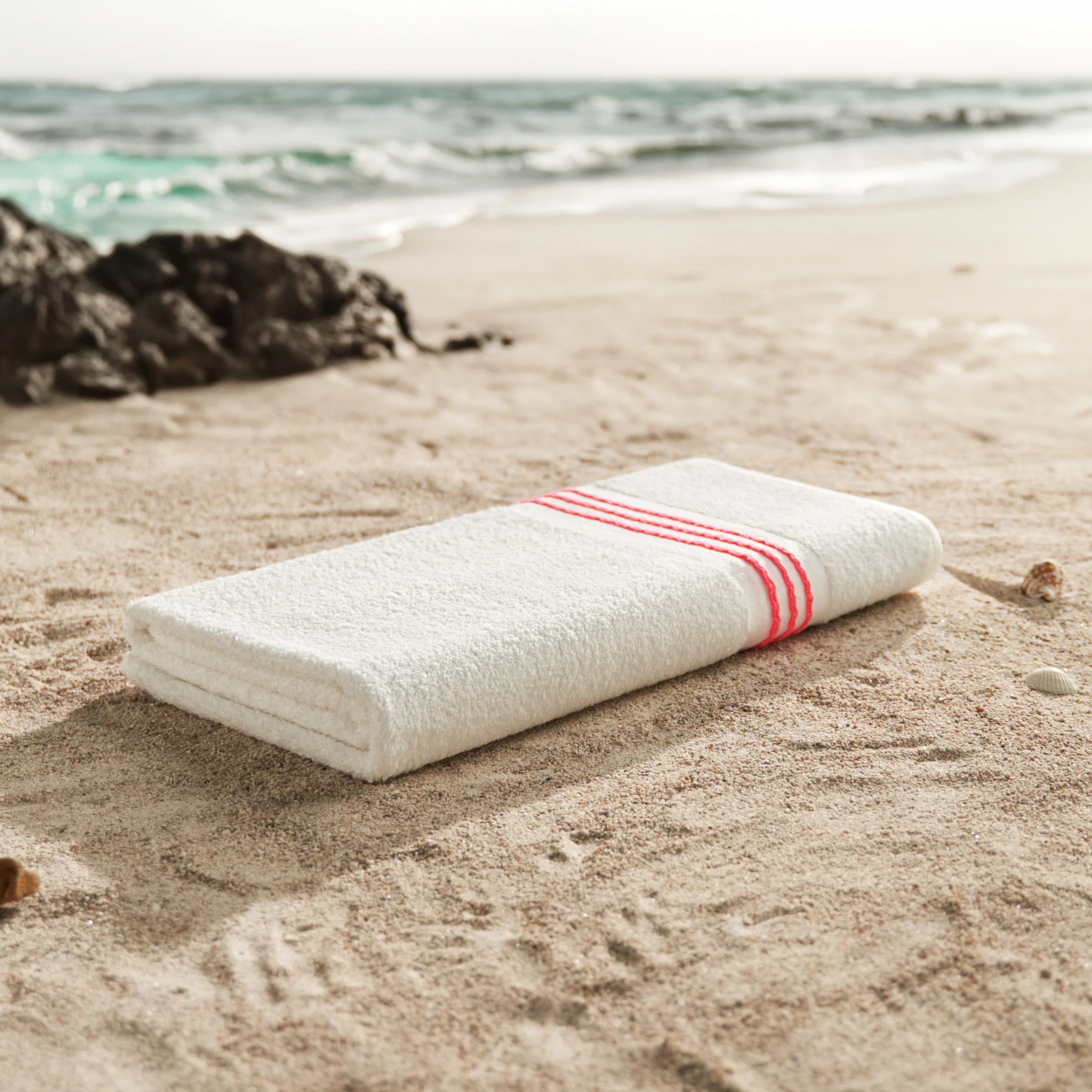 Hotel Stripe Border Pool Towel - Image 9